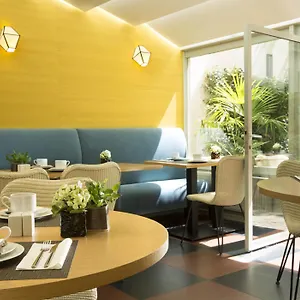 A La Des Artistes Hotel Parigi