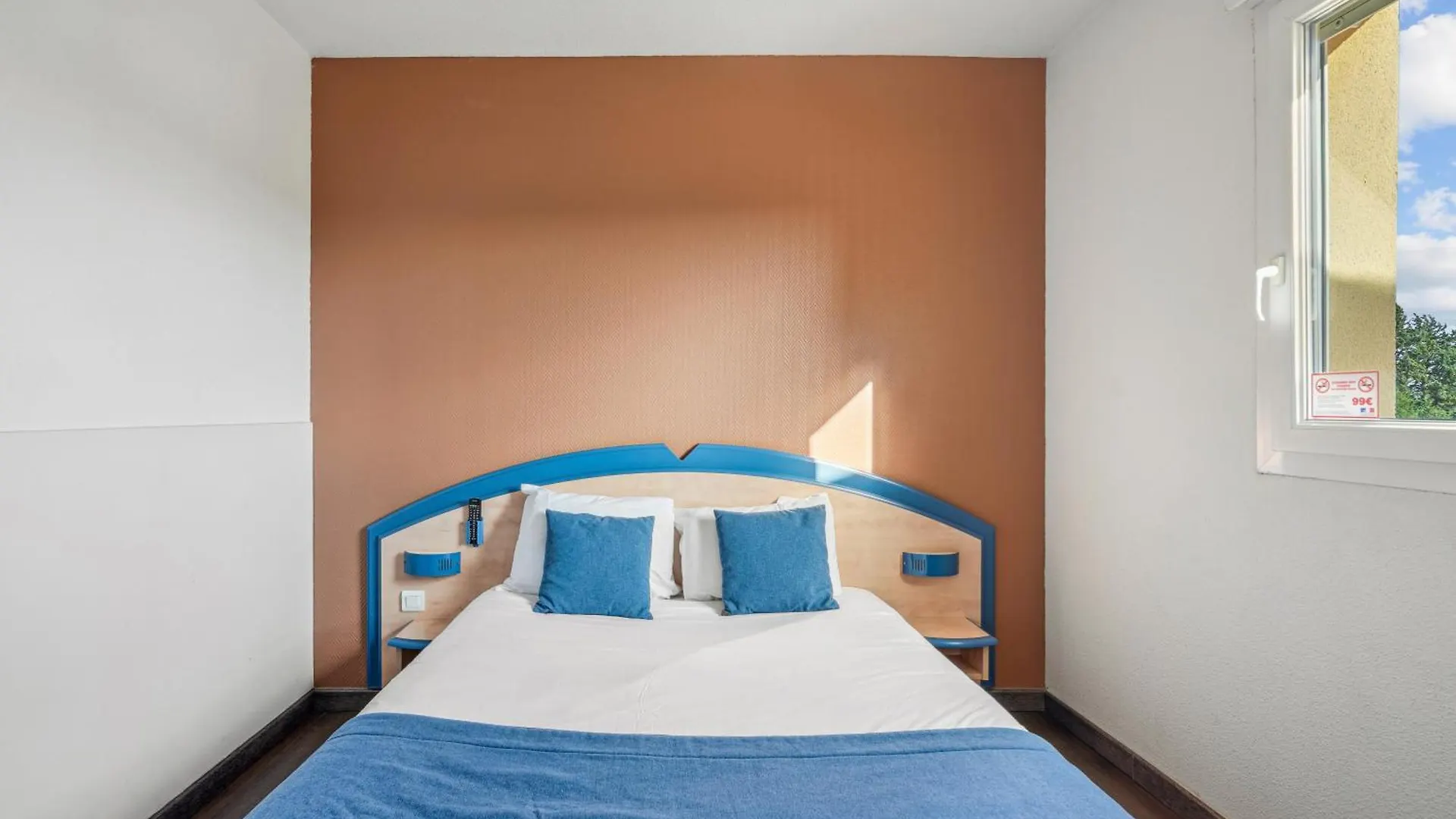 Hotel Akena Chateaurenard - Parc Des Expositions Avignon 2*,  Francja