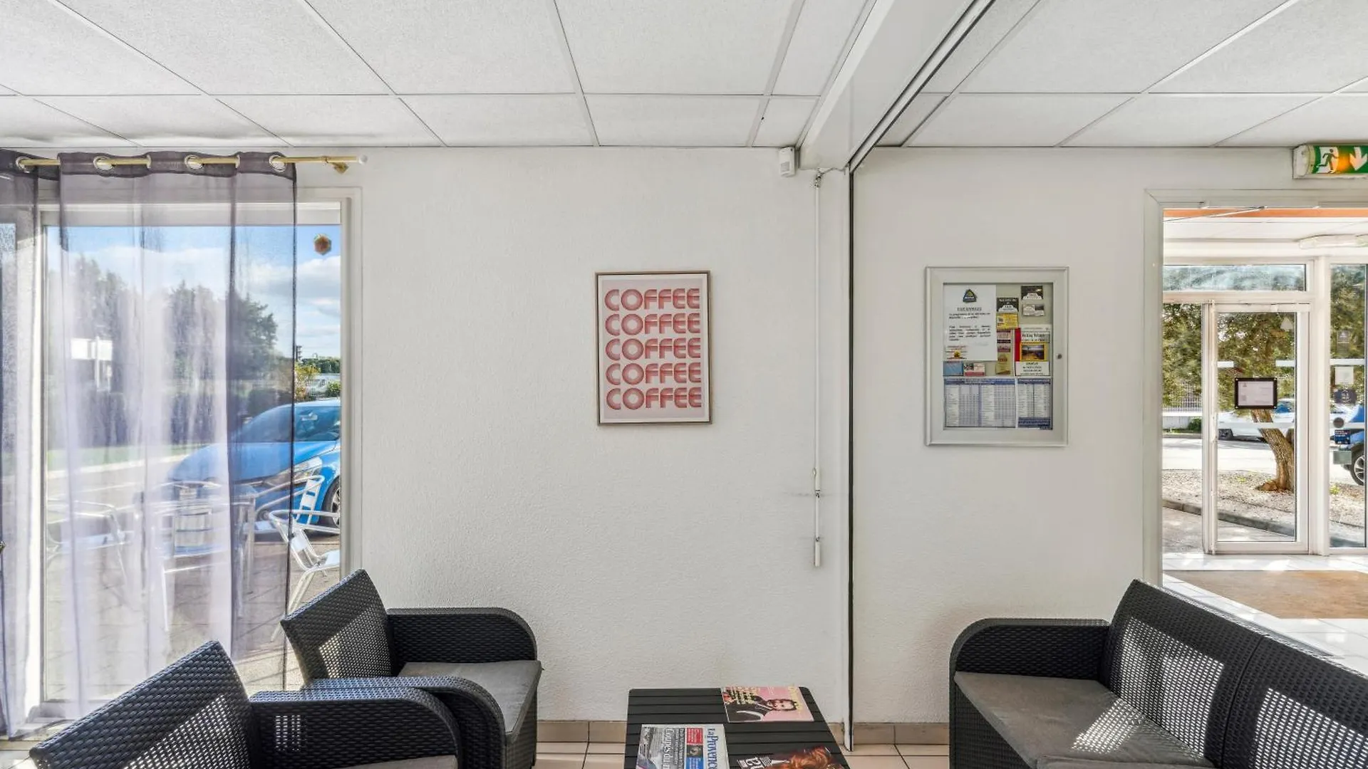 Hotel Akena Chateaurenard - Parc Des Expositions Avignon 2*,  Francia